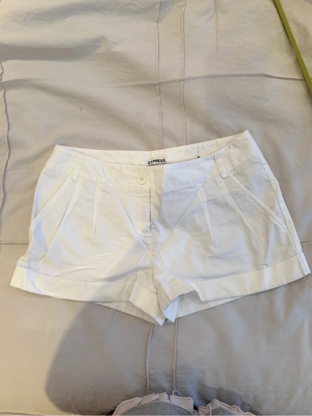 Express White Tailored Cuffed Women's Shorts